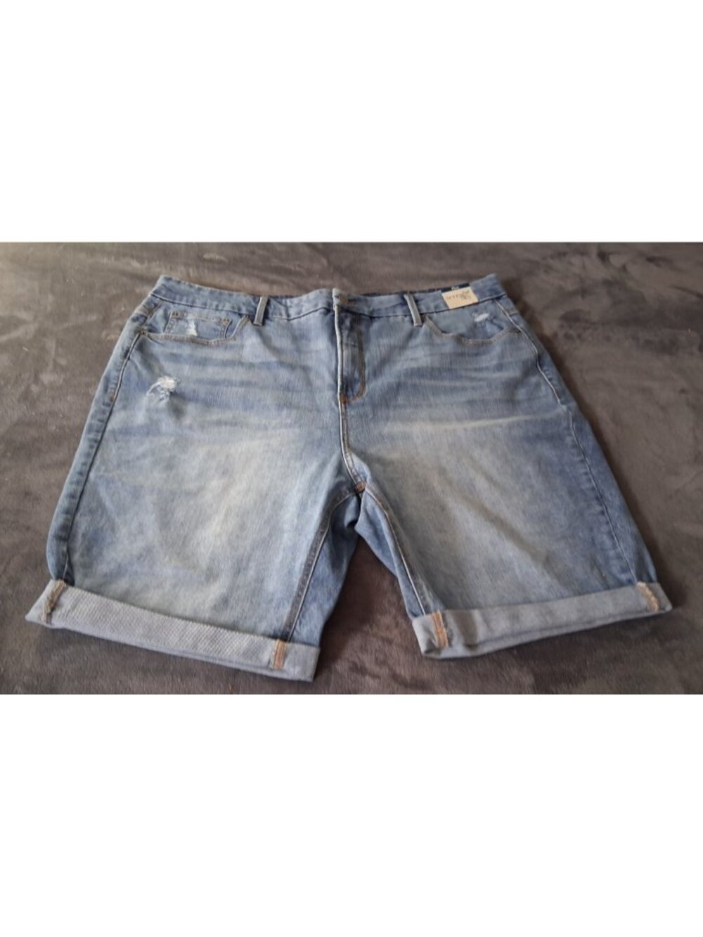 Terra & Sky Women's High Rise Bermuda Shorts PLUS SIZE 22W Light Wash blue NWT